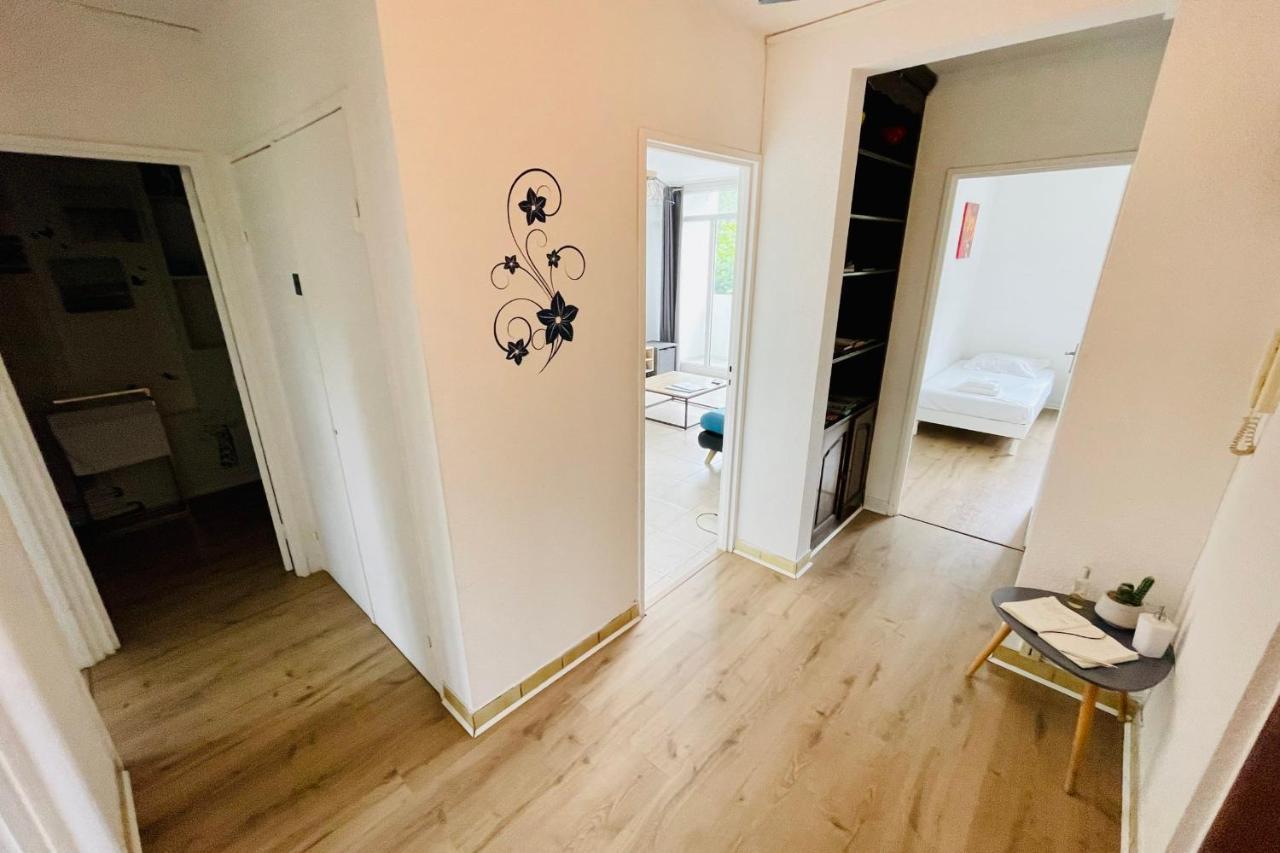Luminous Apartment With Parking Near The City Center Cenon Exteriör bild